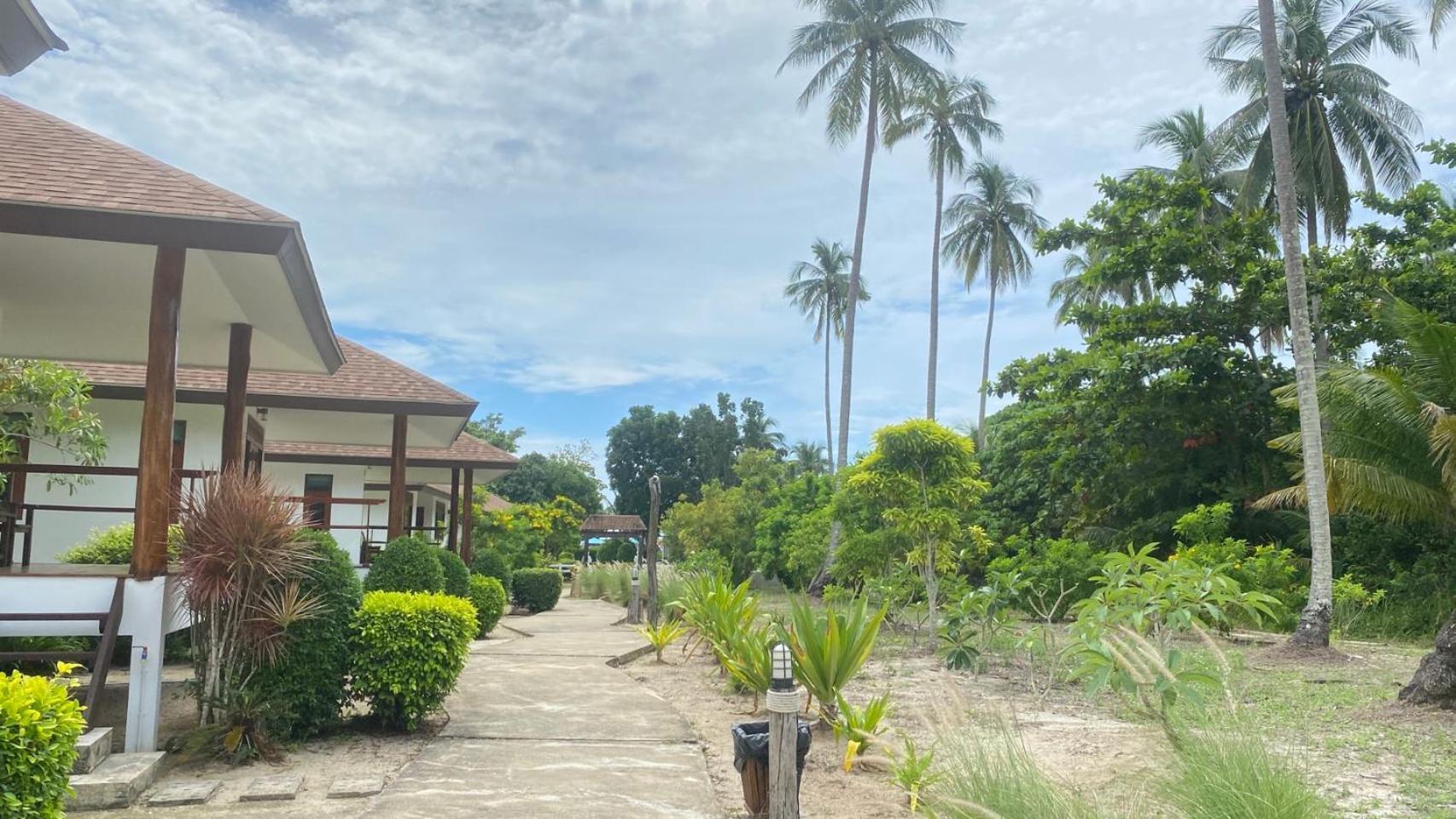 Koh Ngai Paradise Beach Exterior photo