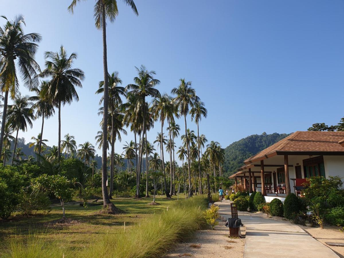 Koh Ngai Paradise Beach Exterior photo