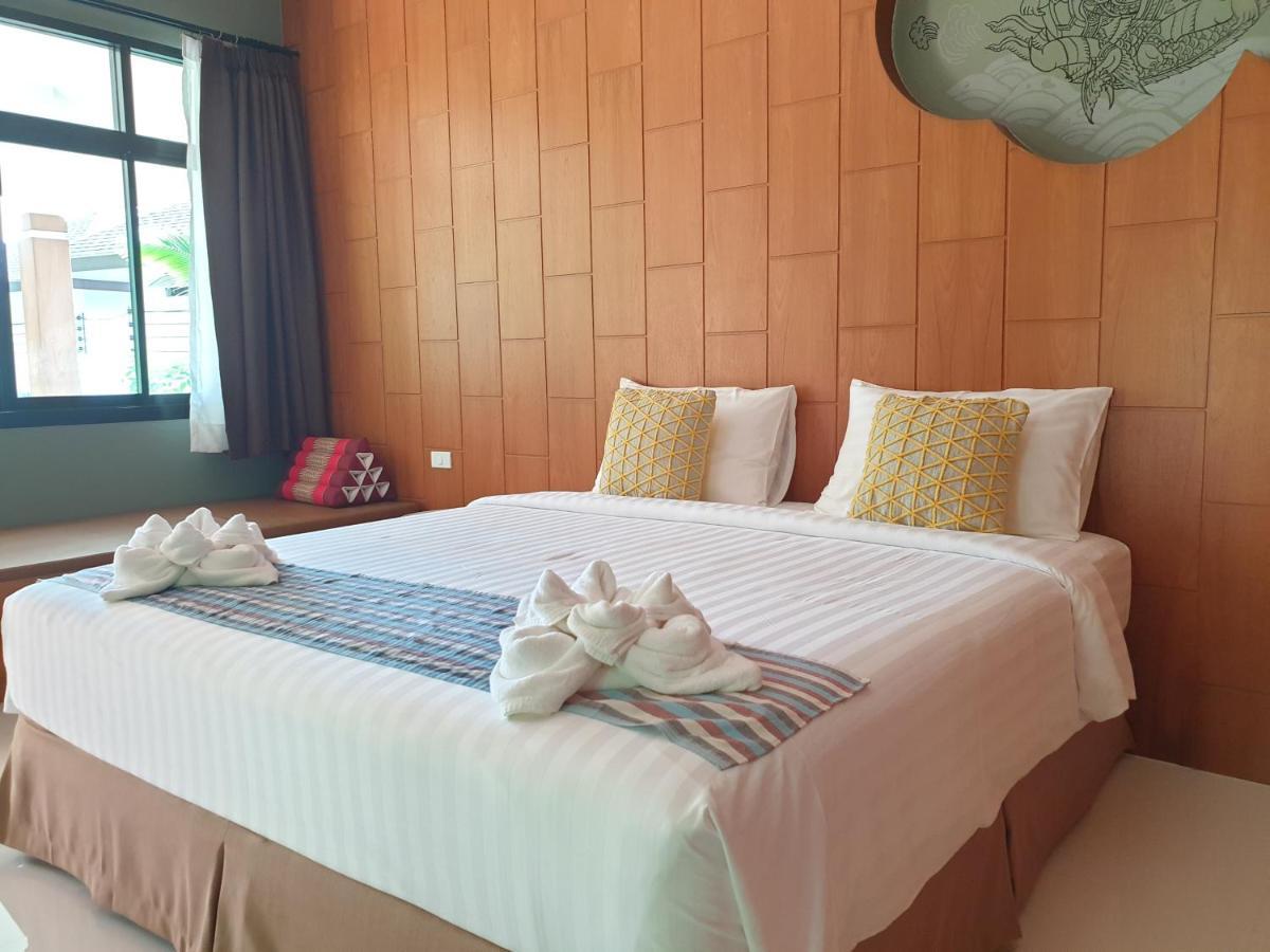 Koh Ngai Paradise Beach Exterior photo